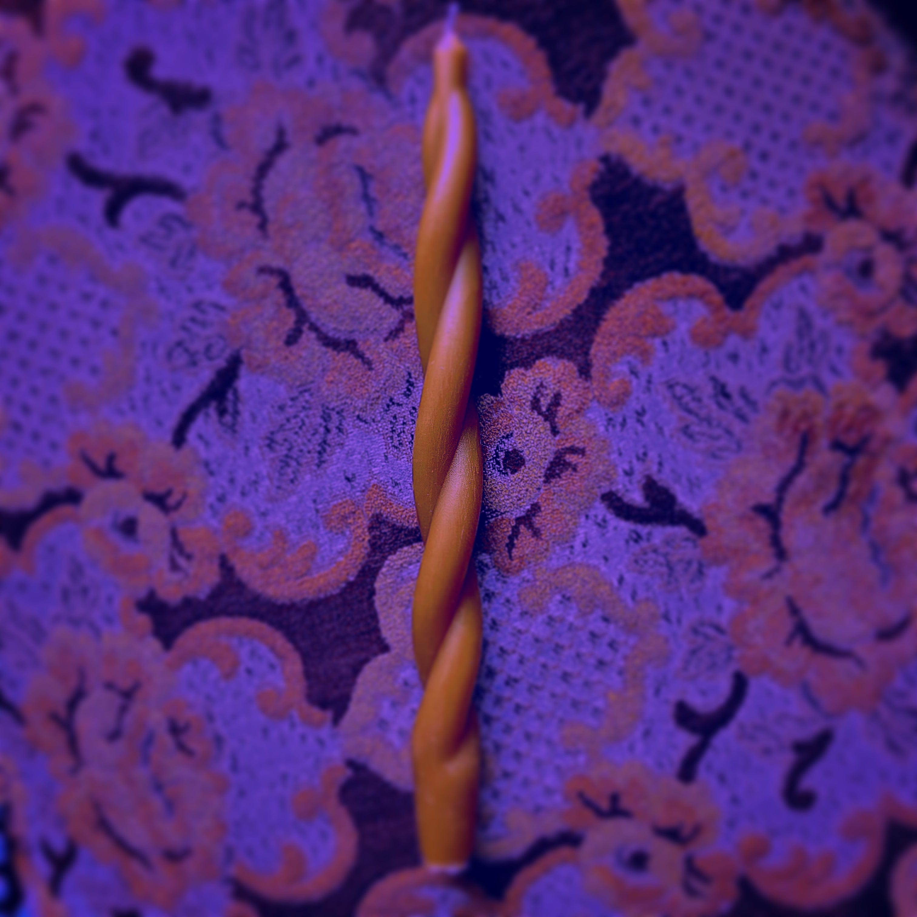 Lisoire Candle BEESWAX TWISTED TAPER 'RENAISSANCE'